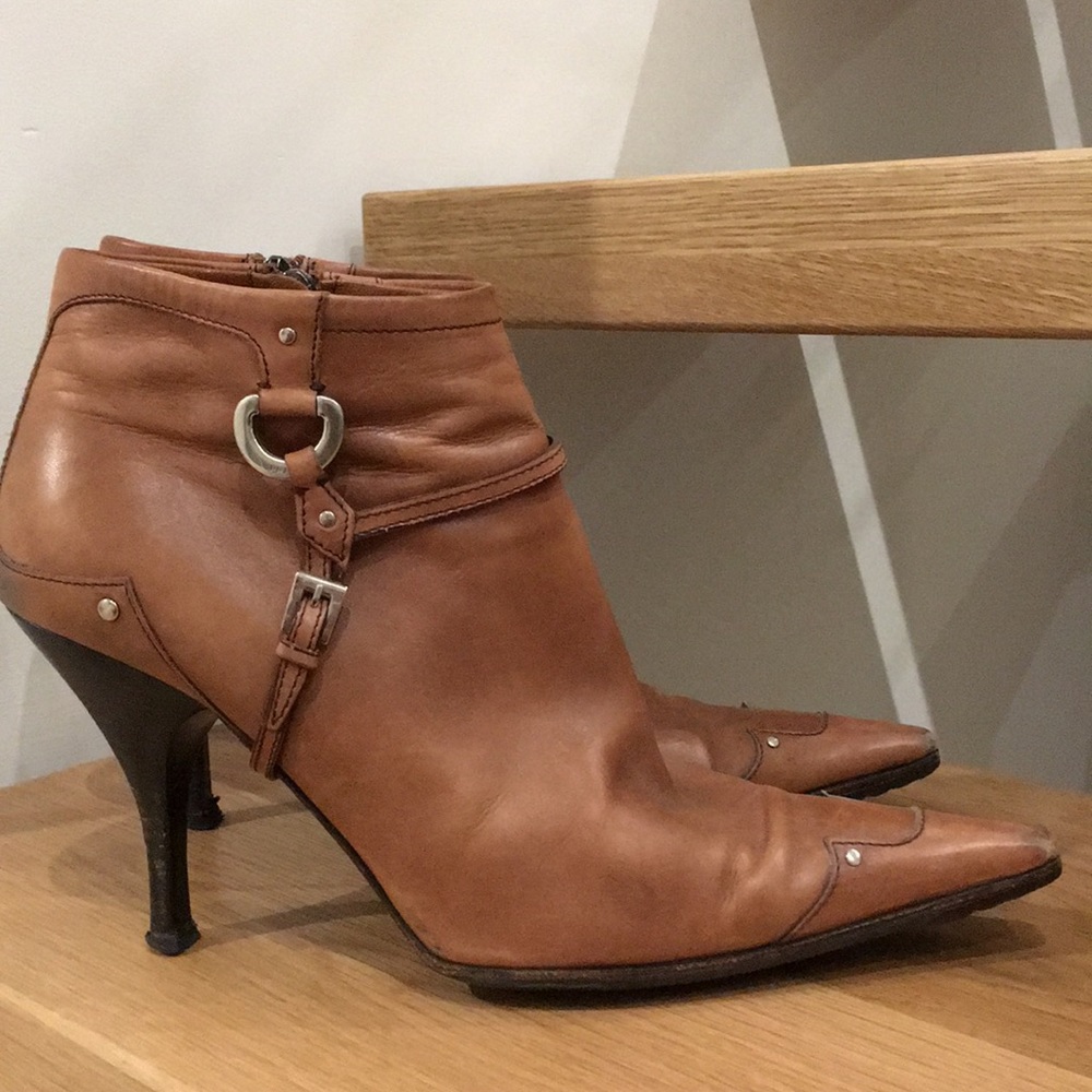 Prada leather shoes - Picture 2 of 7